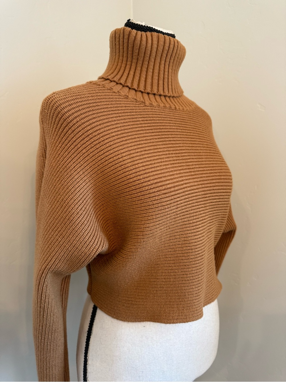 House of Harlow 1960 Camel Ribbed Cropped Turtleneck Sweater Pullover Small - Picture 9 of 12